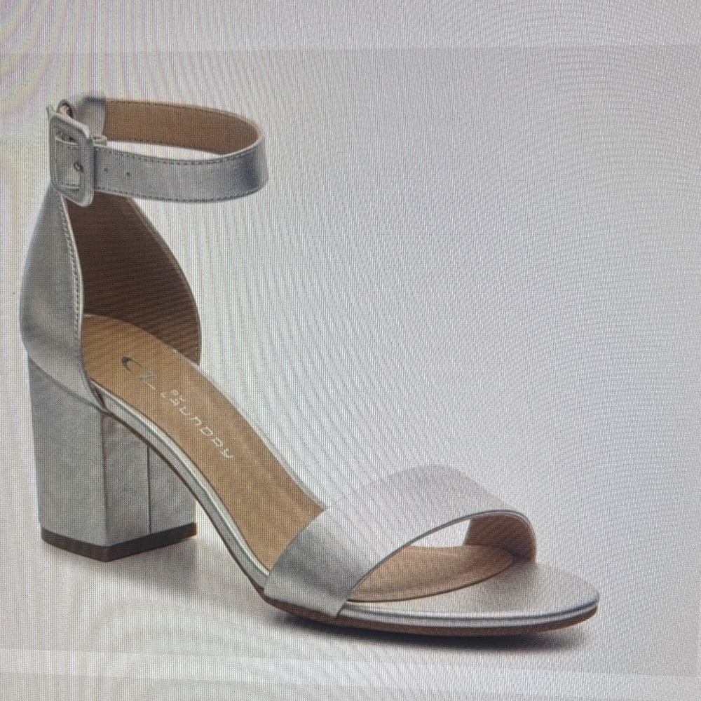NWOB CL by Laundry Jody Sandal. Size 6.5.  Silver